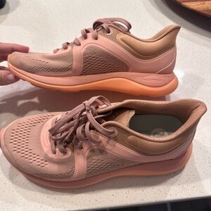 lululemon Chargefeel Low